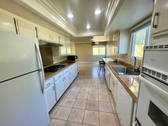 2231 N Los Alamos Road, Palm Springs, CA 92262