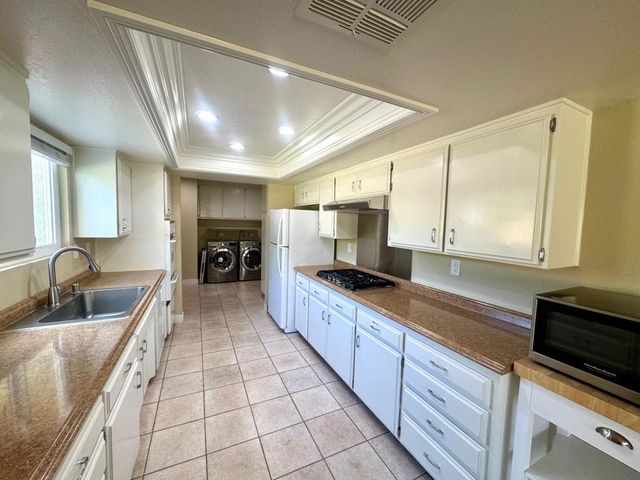 2231 N Los Alamos Road, Palm Springs, CA 92262