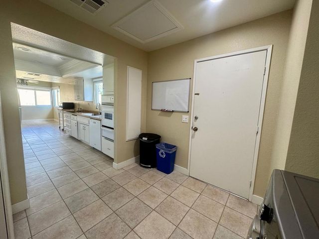 2231 N Los Alamos Road, Palm Springs, CA 92262