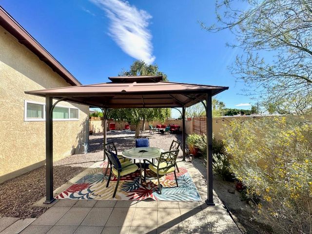 2231 N Los Alamos Road, Palm Springs, CA 92262