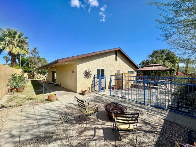 2231 N Los Alamos Road, Palm Springs, CA 92262