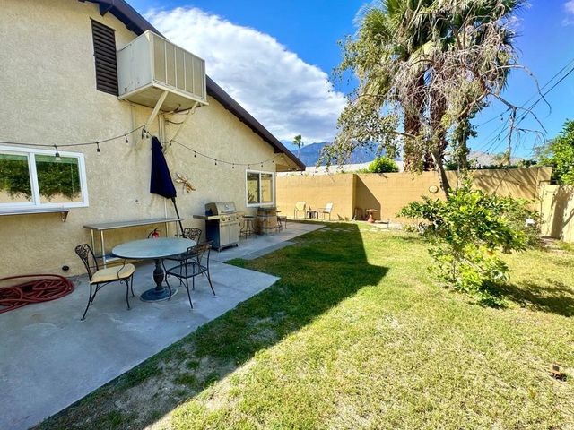 2231 N Los Alamos Road, Palm Springs, CA 92262