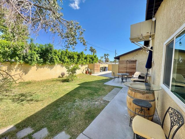 2231 N Los Alamos Road, Palm Springs, CA 92262