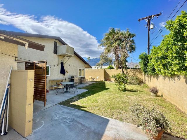 2231 N Los Alamos Road, Palm Springs, CA 92262
