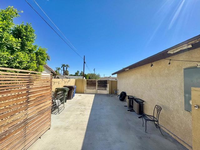 2231 N Los Alamos Road, Palm Springs, CA 92262
