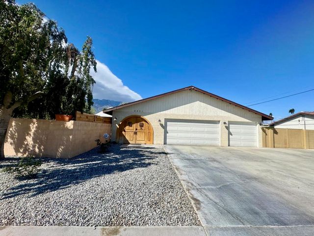 2231 N Los Alamos Road, Palm Springs, CA 92262