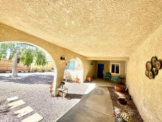 2231 N Los Alamos Road, Palm Springs, CA 92262