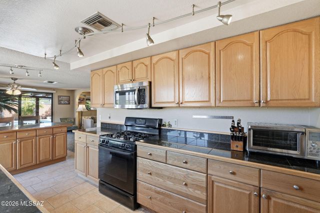 694 N Colette Circle, Tucson, AZ 85748