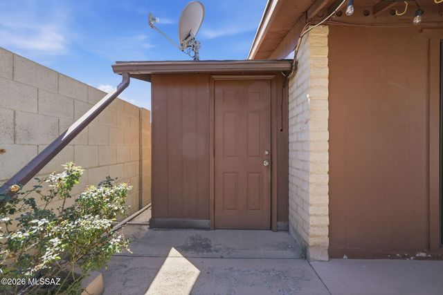 694 N Colette Circle, Tucson, AZ 85748