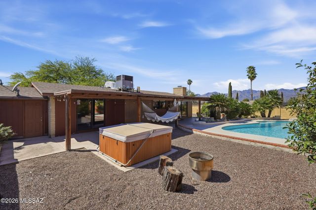 694 N Colette Circle, Tucson, AZ 85748
