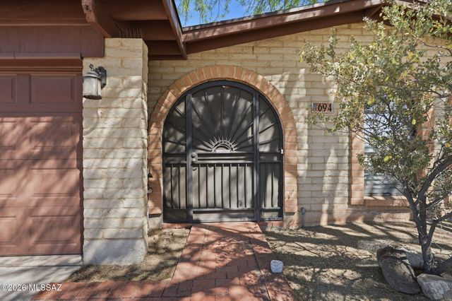 694 N Colette Circle, Tucson, AZ 85748