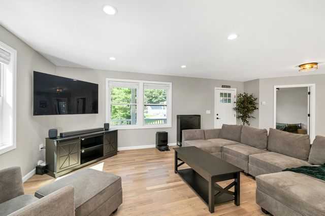 22 Birch Drive, Sandown, NH 03873