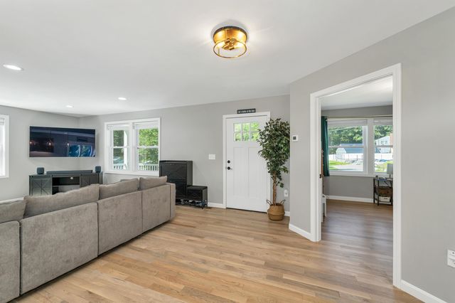 22 Birch Drive, Sandown, NH 03873