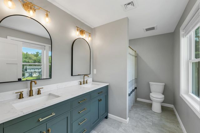 22 Birch Drive, Sandown, NH 03873