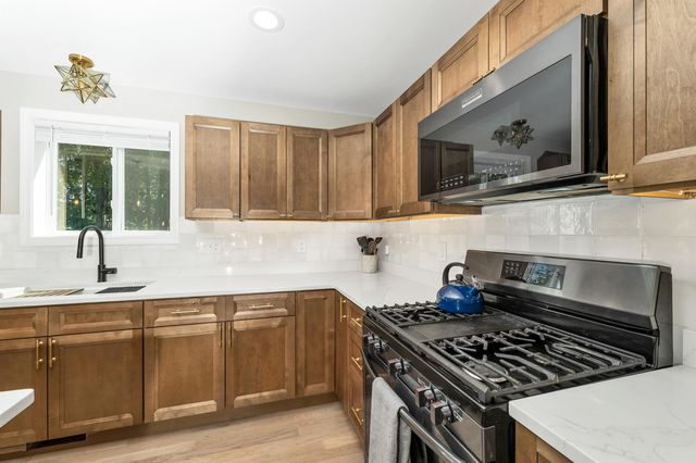 22 Birch Drive, Sandown, NH 03873
