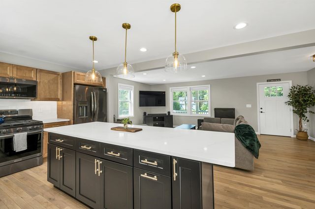 22 Birch Drive, Sandown, NH 03873