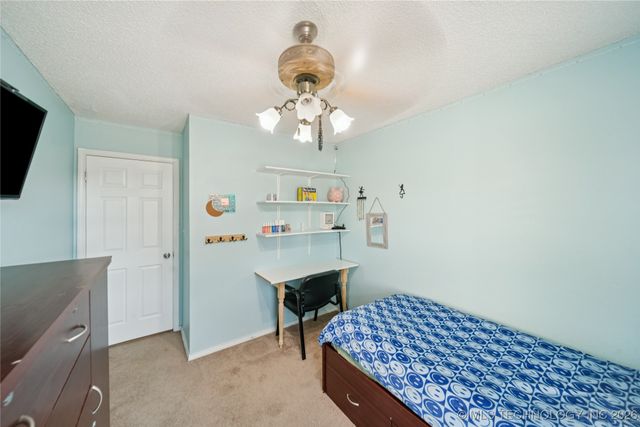 20665 S Carefree Drive, Claremore, OK 74019