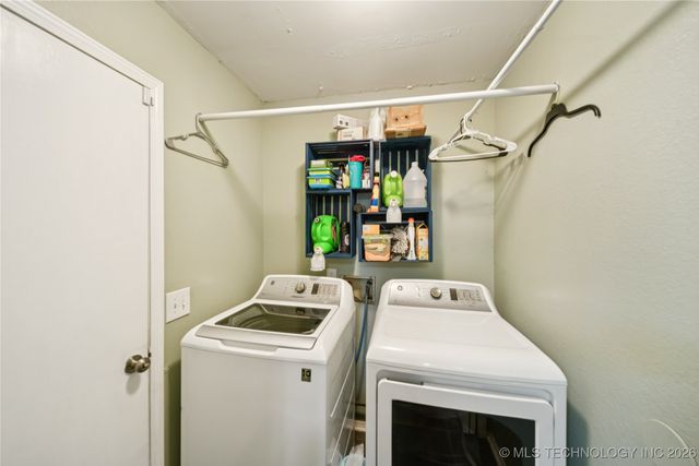 20665 S Carefree Drive, Claremore, OK 74019