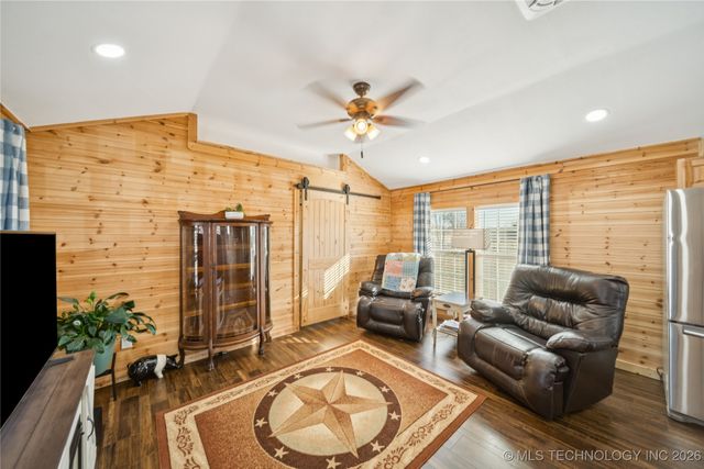 20665 S Carefree Drive, Claremore, OK 74019