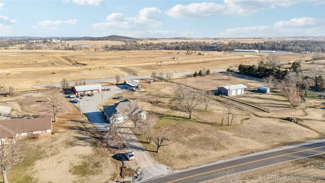 20665 S Carefree Drive, Claremore, OK 74019