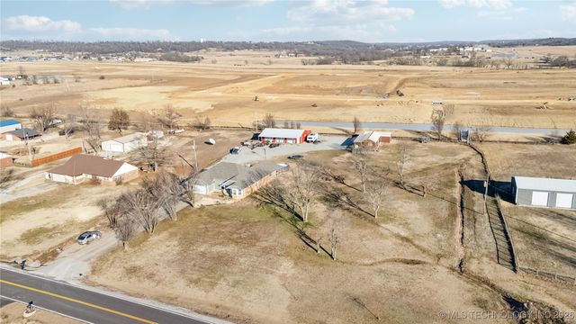 20665 S Carefree Drive, Claremore, OK 74019
