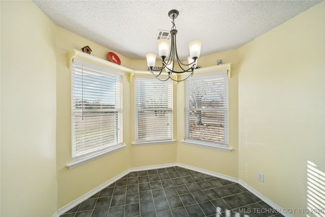 20665 S Carefree Drive, Claremore, OK 74019