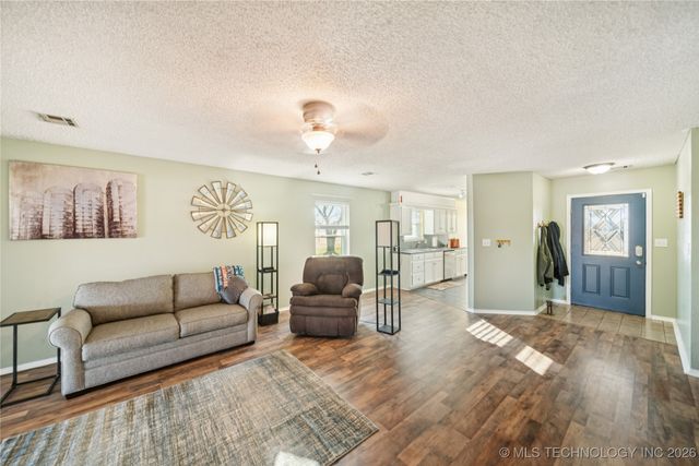 20665 S Carefree Drive, Claremore, OK 74019