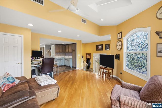 72 Forest Avenue, Hawthorne, NJ 07506