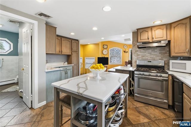 72 Forest Avenue, Hawthorne, NJ 07506