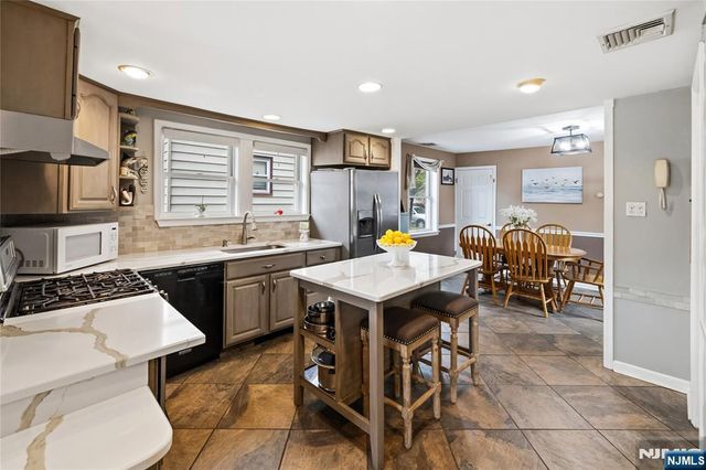 72 Forest Avenue, Hawthorne, NJ 07506