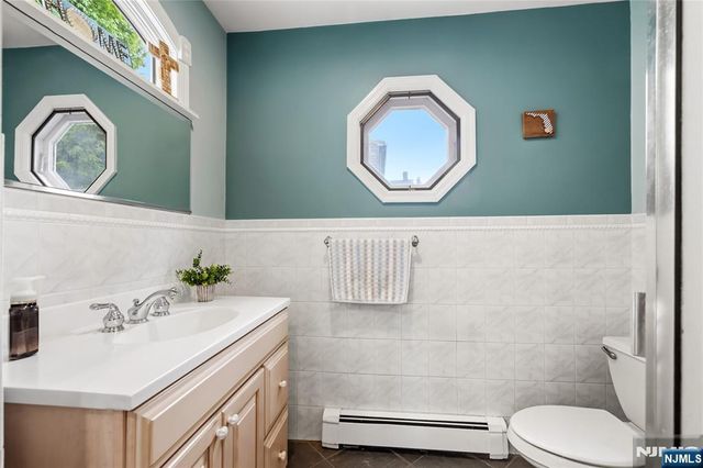 72 Forest Avenue, Hawthorne, NJ 07506