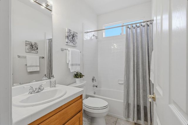 4158 Tahoe Vista Dr, Rocklin, CA 95765