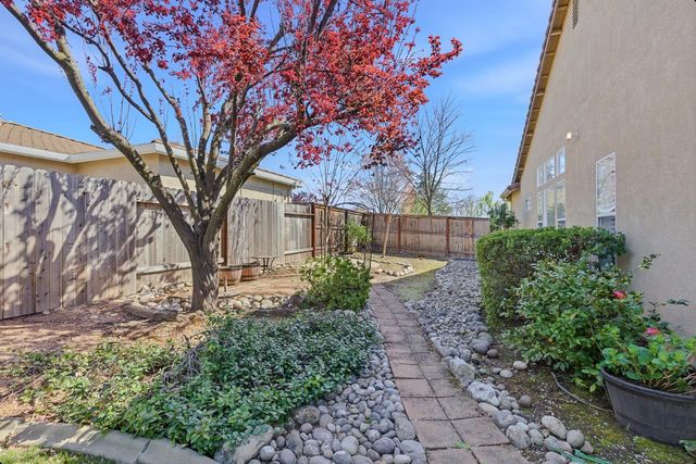 4158 Tahoe Vista Dr, Rocklin, CA 95765