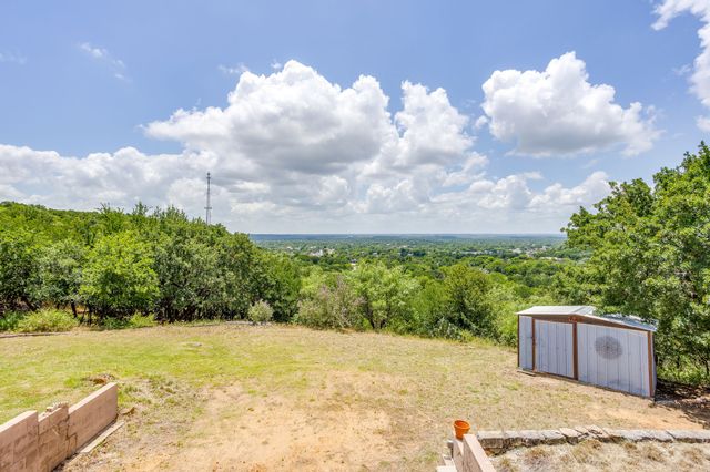 804 NE 9th Street, Mineral Wells, TX 76067