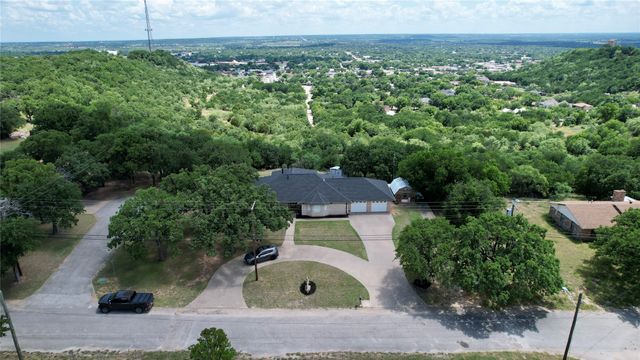 804 NE 9th Street, Mineral Wells, TX 76067