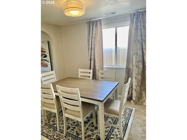 7335 Se HENDERSON St, Portland, OR 97206