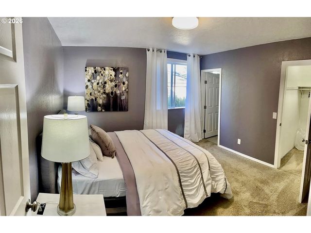 7335 Se HENDERSON St, Portland, OR 97206