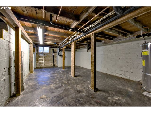 7335 Se HENDERSON St, Portland, OR 97206