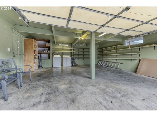 7335 Se HENDERSON St, Portland, OR 97206