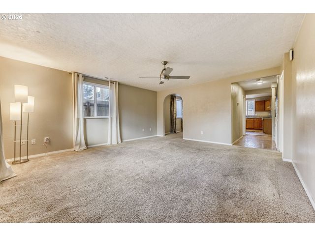 7335 Se HENDERSON St, Portland, OR 97206