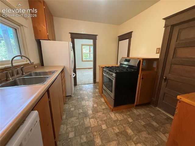 208 Iron Road, Manitou Springs, CO 80829