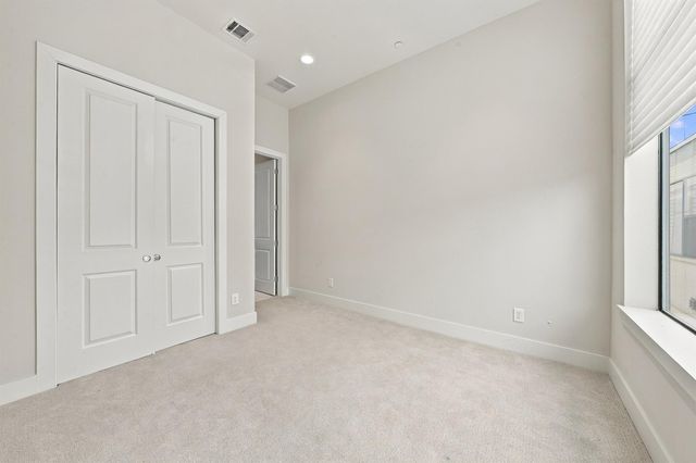 1004 California Street 203, Houston, TX 77006