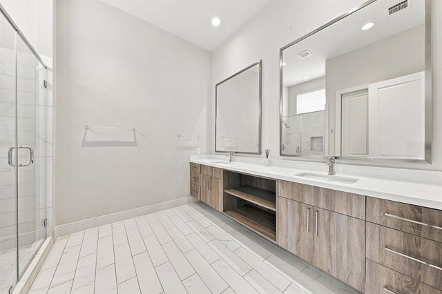 1004 California Street 203, Houston, TX 77006