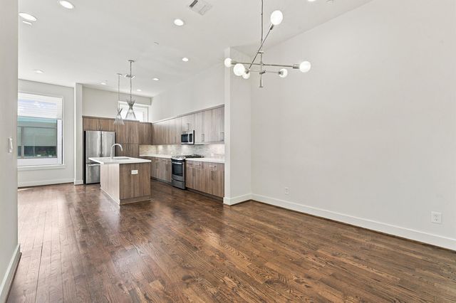 1004 California Street 203, Houston, TX 77006