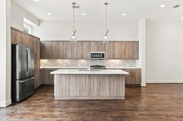 1004 California Street 203, Houston, TX 77006