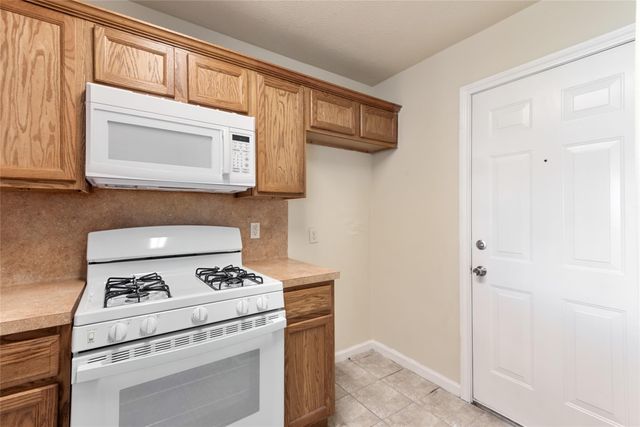 10241 Azalea Village, Houston, TX 77088