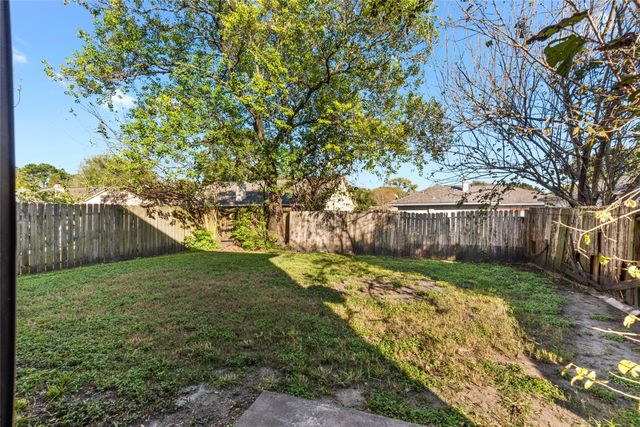 10241 Azalea Village, Houston, TX 77088