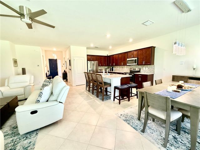 10041 W Verona Circle, Vero Beach, FL 32966