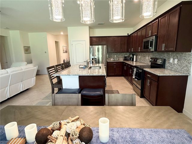 10041 W Verona Circle, Vero Beach, FL 32966