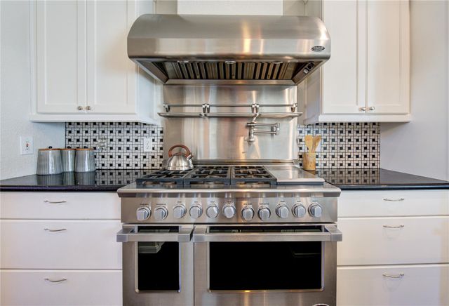 309 Oak Creek Drive, League City, TX 77573